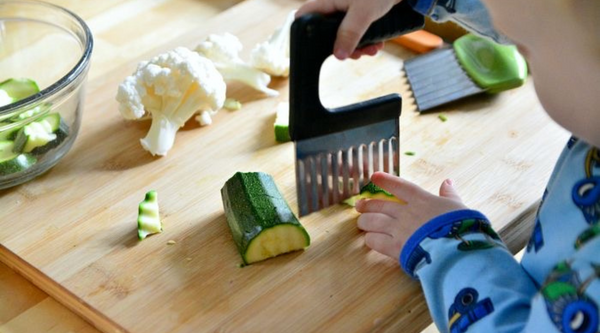 De ce se concentrează Montessori atât de mult pe independență?